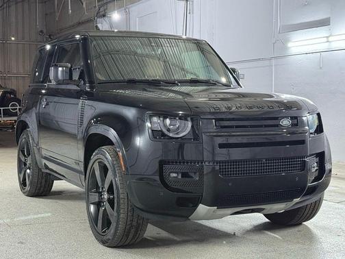 2024 Land Rover Defender V8