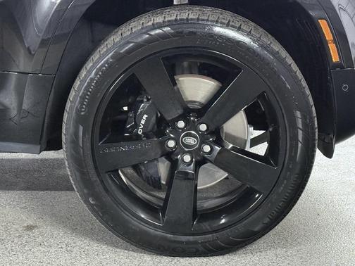 2024 Land Rover Defender V8