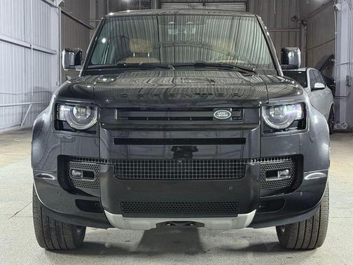 2024 Land Rover Defender V8