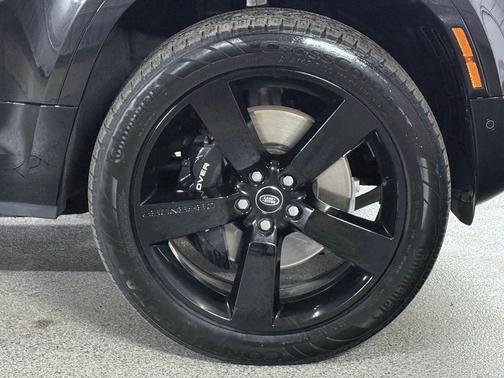 2024 Land Rover Defender V8