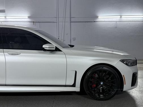 2022 BMW 750 i xDrive