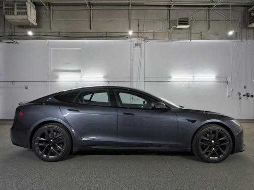 2021 Tesla Model S Plaid