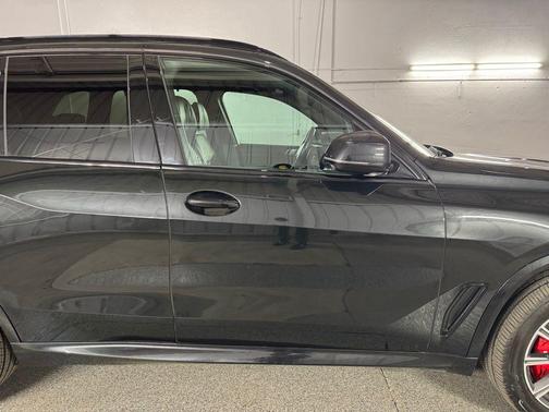 Black Sapphire Metallic 2023 BMW X5 M50i