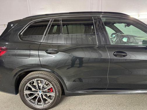 Black Sapphire Metallic 2023 BMW X5 M50i