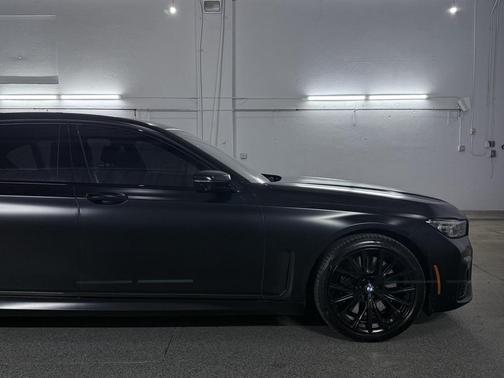 2022 BMW 750 i xDrive