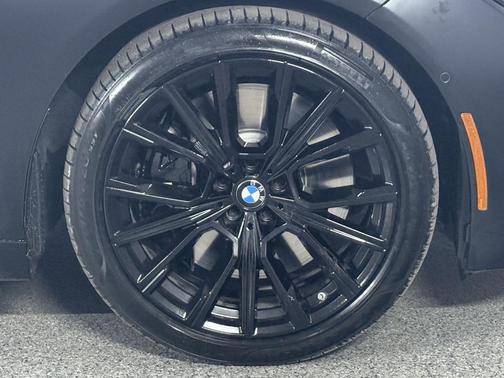 2022 BMW 750 i xDrive