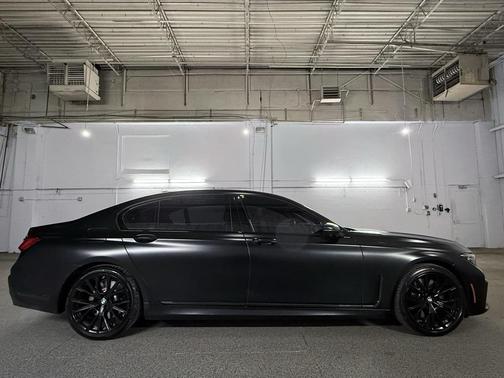 2022 BMW 750 i xDrive