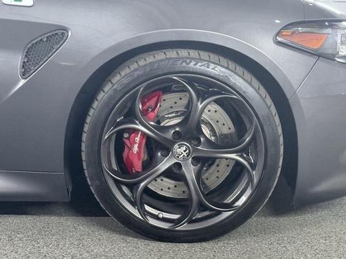 2022 Alfa Romeo Giulia Quadrifoglio