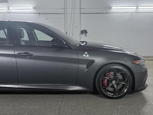 2022 Alfa Romeo Giulia Quadrifoglio