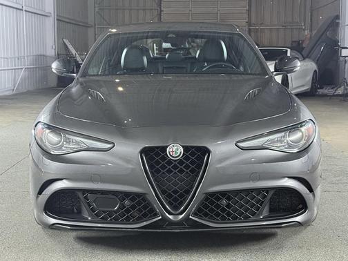 2022 Alfa Romeo Giulia Quadrifoglio