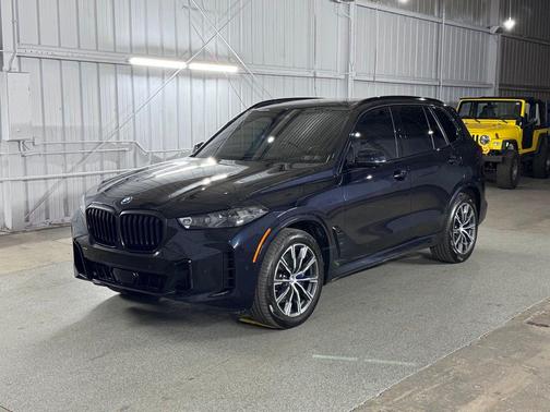 Carbon Black Metallic 2024 BMW X5 xDrive40i