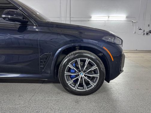 Carbon Black Metallic 2024 BMW X5 xDrive40i