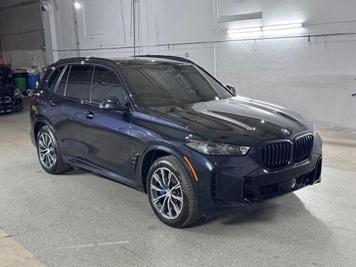 Carbon Black Metallic 2024 BMW X5 xDrive40i
