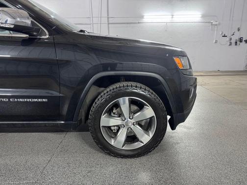 Brilliant Black Crystal Pearlcoat 2016 Jeep Grand Cherokee Limited