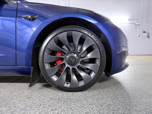 Deep Blue Metallic 2023 Tesla Model 3 Performance