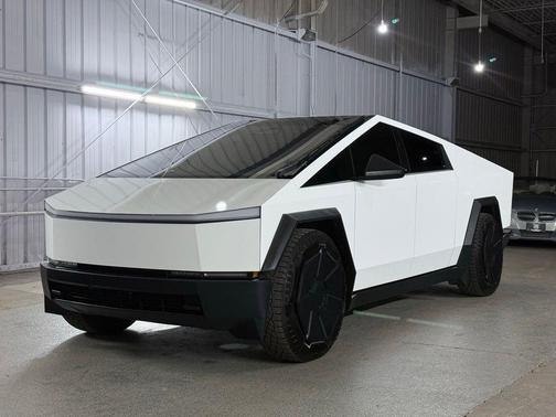 2025 Tesla Cybertruck Cyberbeast