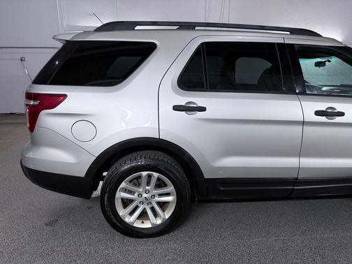 Ruby Red Metallic Tinted Clearcoat 2015 Ford Explorer Base