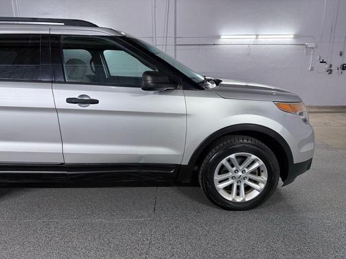 Ruby Red Metallic Tinted Clearcoat 2015 Ford Explorer Base