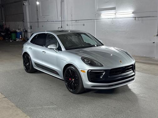 Dolomite Silver Metallic 2022 Porsche Macan GTS