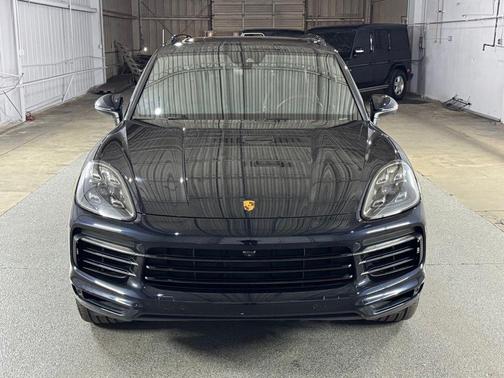 Moonlight Blue Metallic 2022 Porsche Cayenne S