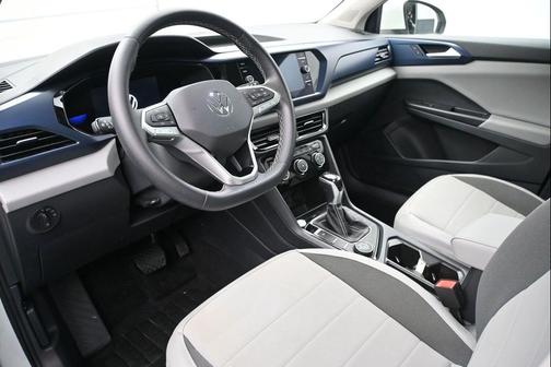 Pure White 2023 Volkswagen Taos 1.5T SE
