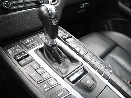 2018 Porsche Macan S