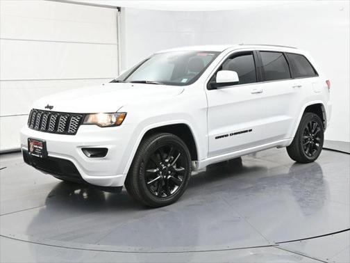 2022 Jeep Grand Cherokee Laredo