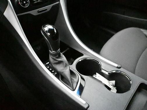 2011 Hyundai SONATA SE