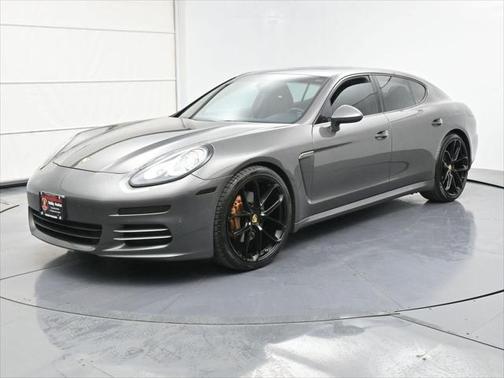 2016 Porsche Panamera 4