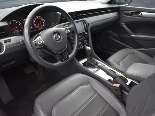 2022 Volkswagen Passat 2.0T SE