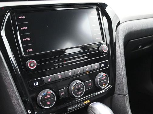 2022 Volkswagen Passat 2.0T SE