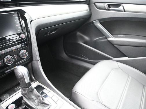 2022 Volkswagen Passat 2.0T SE