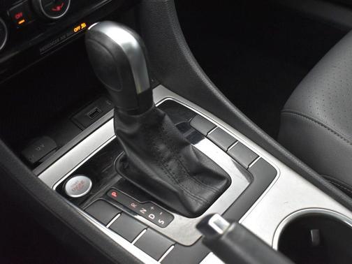 2022 Volkswagen Passat 2.0T SE