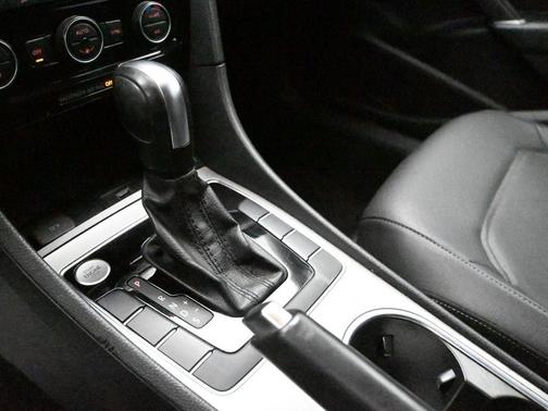 2022 Volkswagen Passat 2.0T SE