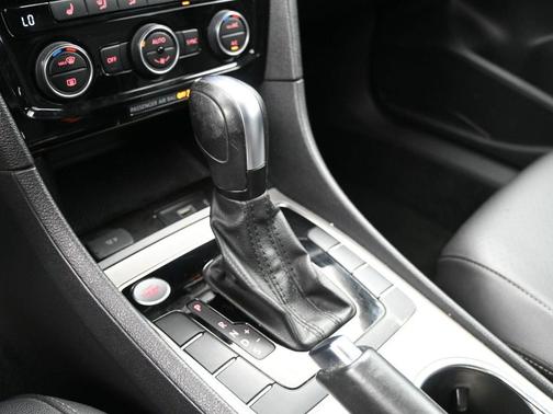 2022 Volkswagen Passat 2.0T SE