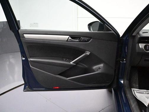 2022 Volkswagen Passat 2.0T SE