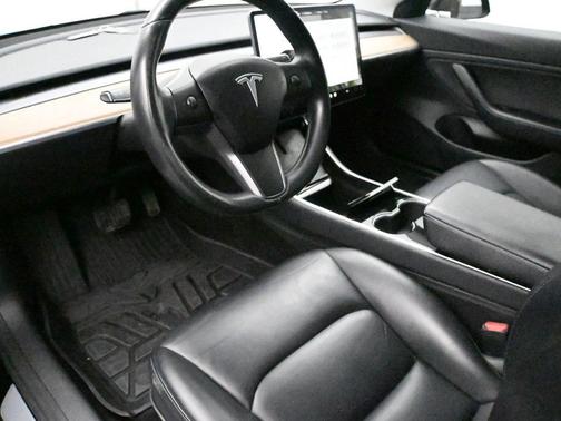 2019 Tesla Model 3 Mid Range