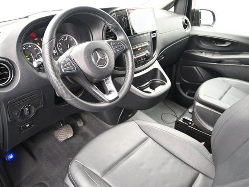 2020 Mercedes-Benz Metris Base