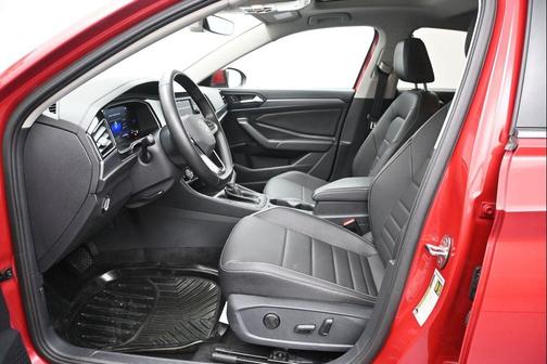 Kings Red Metallic 2024 Volkswagen Jetta 1.5T SE