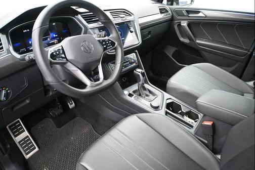 Pyrite Silver Metallic 2024 Volkswagen Tiguan 2.0T SE R-Line Black 4MOTION