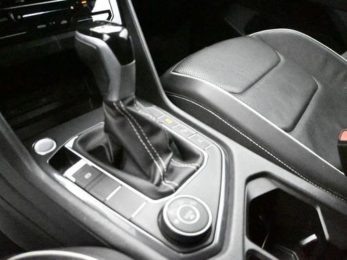 2022 Volkswagen Tiguan 2.0T SEL R-Line 4MOTION