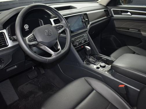 2023 Volkswagen Atlas 3.6L SE w/Technology