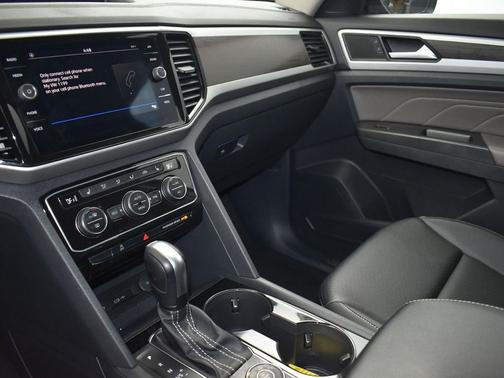 2023 Volkswagen Atlas 3.6L SE w/Technology