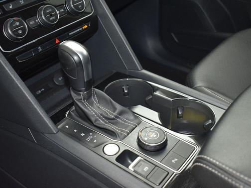 2023 Volkswagen Atlas 3.6L SE w/Technology