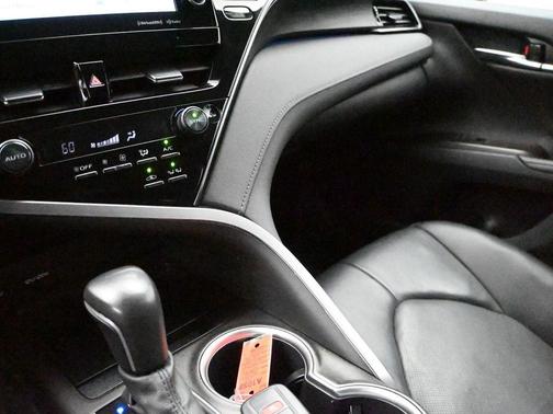 Wind Chill Pearl 2022 Toyota Camry Hybrid XLE