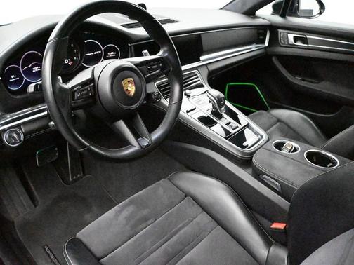 2021 Porsche Panamera GTS
