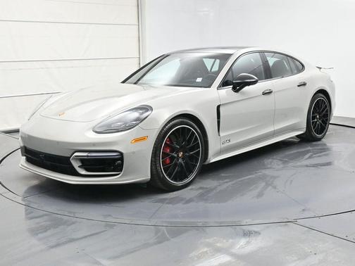 2021 Porsche Panamera GTS