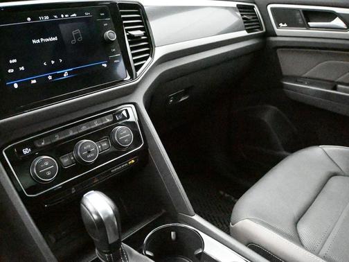 Platinum Gray Metallic 2021 Volkswagen Atlas Cross Sport 3.6L V6 SEL
