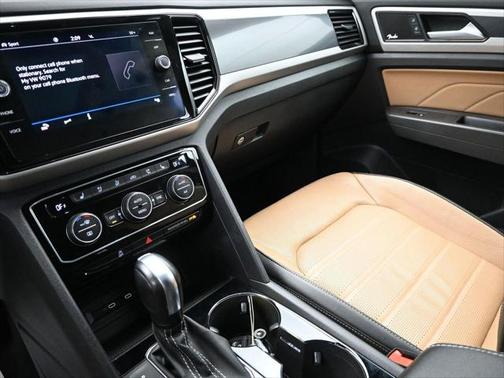 2022 Volkswagen Atlas Cross Sport 3.6L V6 SEL Premium R-Line