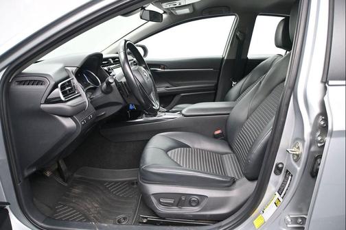 Celestial Silver Metallic 2020 Toyota Camry SE